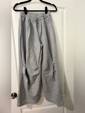 Gray Wide Leg Polyester Jogger Pants Size Large Like New